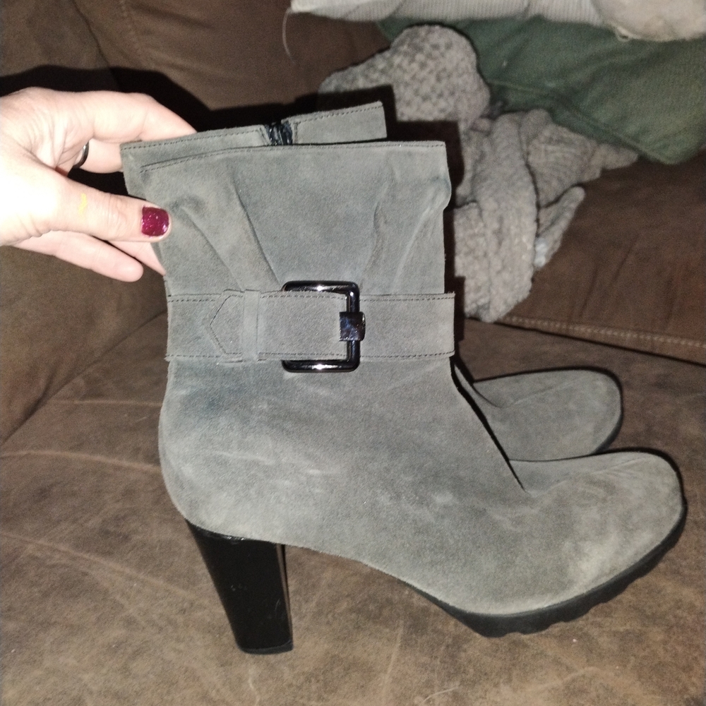 La CANADIENNE Gray Heeled Boots